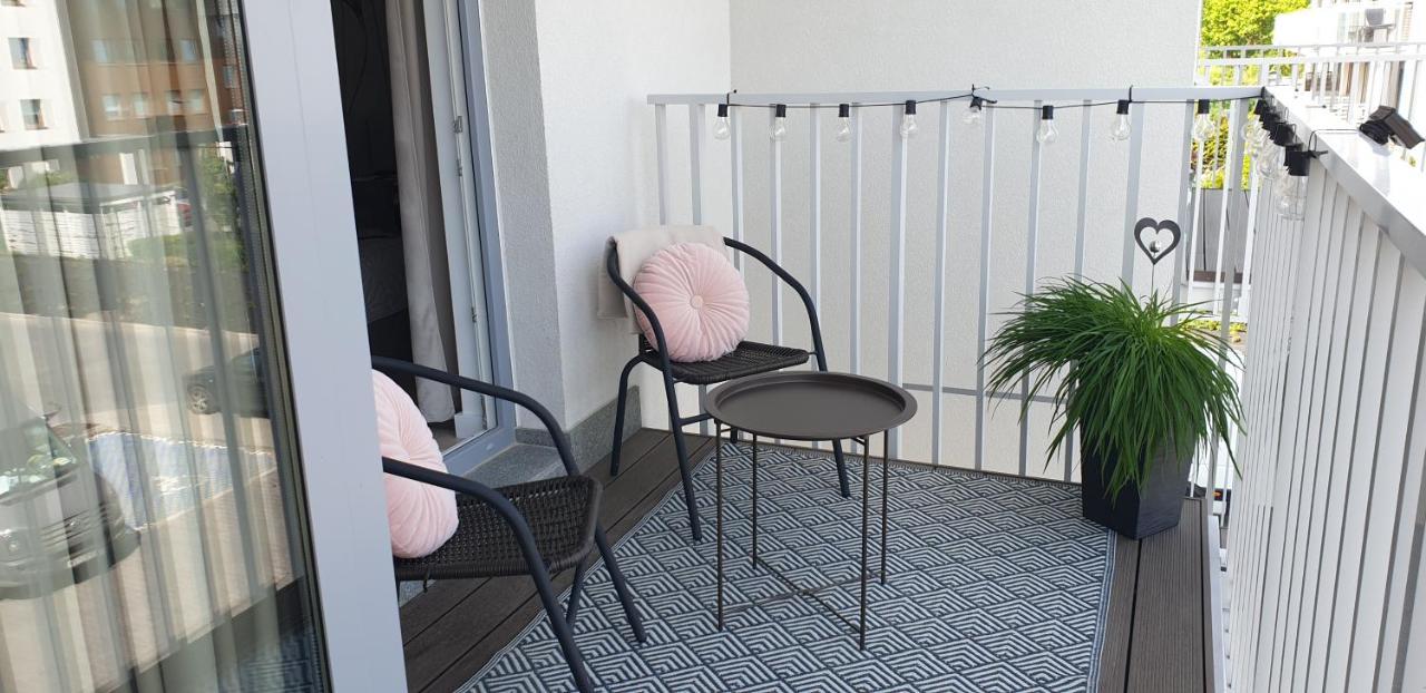 Nowoczesny Apartament Z Garazem Morelova Gdańsk Exterior foto